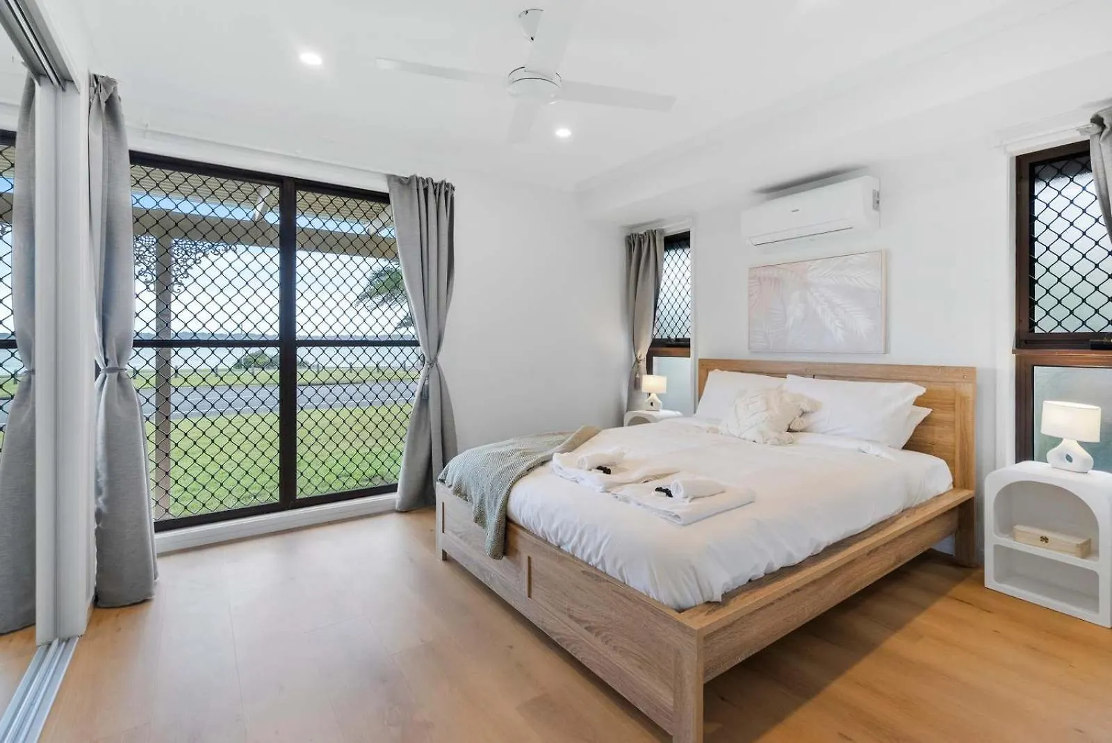 Charming Waterfront Escape In Victoria Point Villa 0*,  Australia
